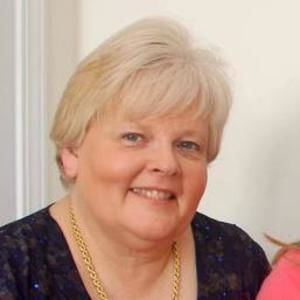 Meet your Posher, Elaine